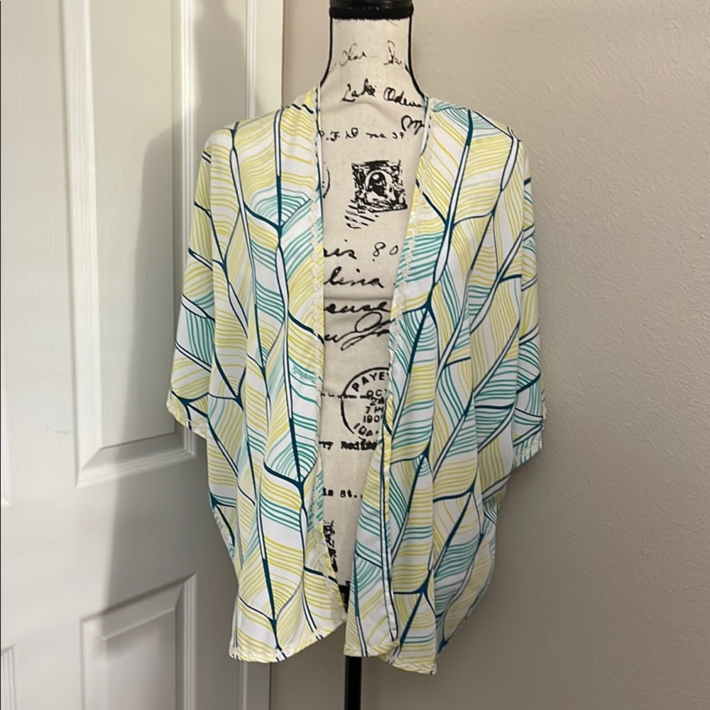 NWT Manuhealii Butterfly Kimono Lei Hulu White Peacock OS - Picture 1 of 6